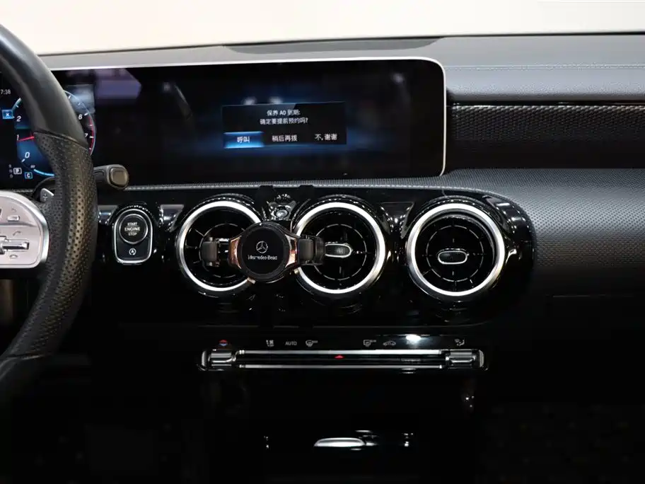 Mercedes-Benz A-Class 2019 A 200 L Sport Sedan фото 14