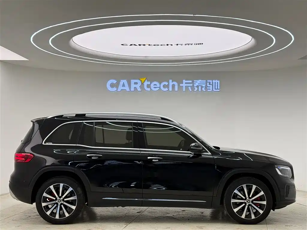 MERCEDES-BENZ GLB