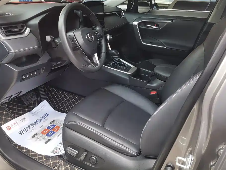 Toyota RAV4 Rongfang 2023 2.0L CVT FWD Style Plus Edition фото 8