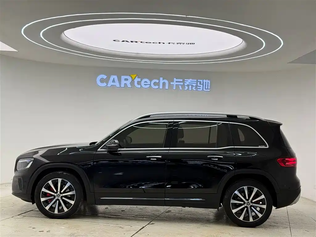 MERCEDES-BENZ GLB