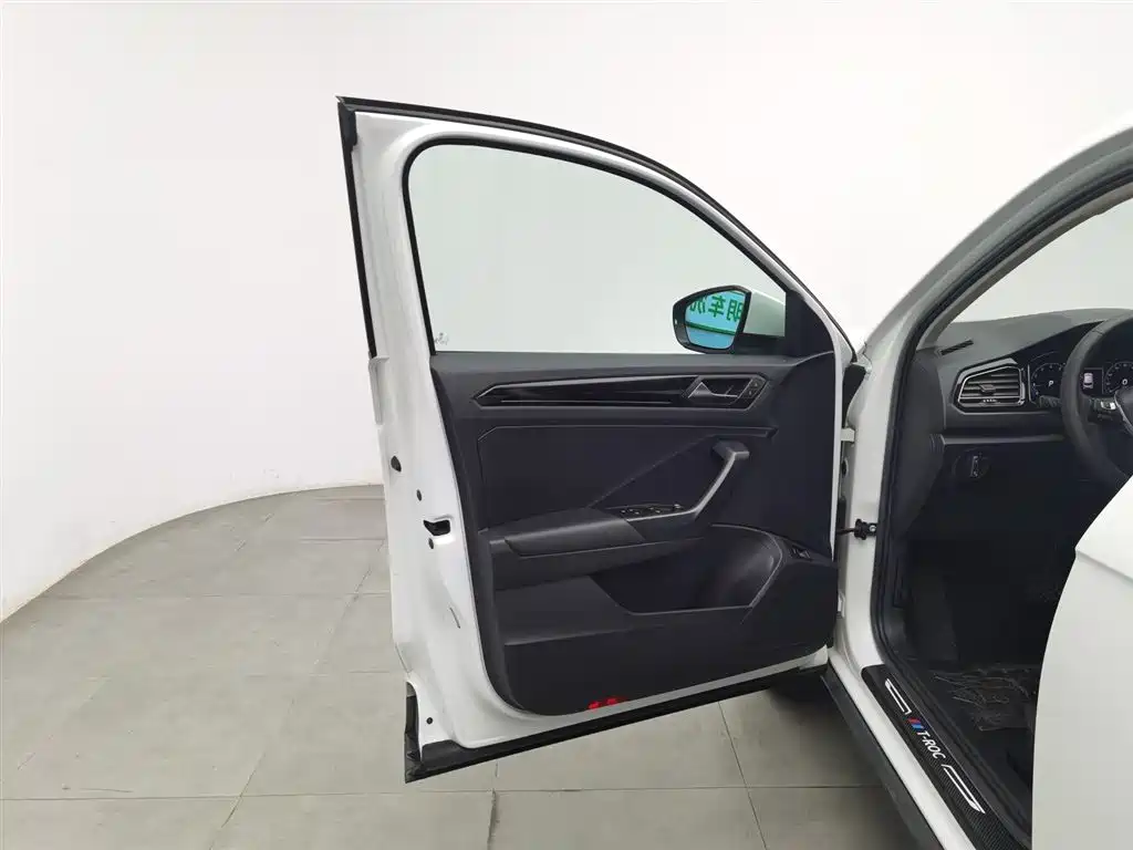 Volkswagen T-ROC 2019 280TSI DSG 2WD Comfort Version China VI фото 8