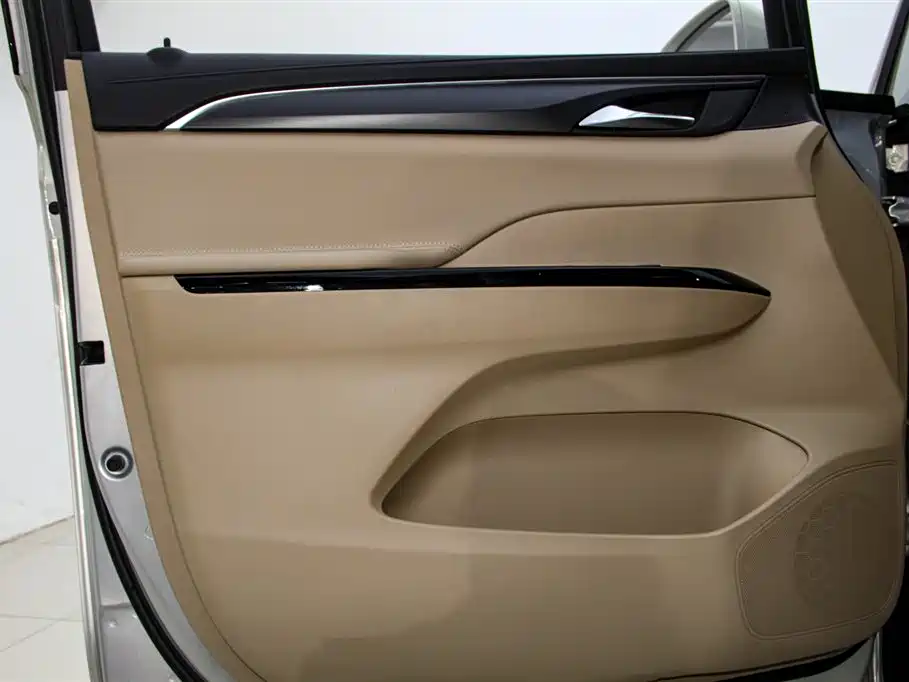 Buick GL8 2025 Land Business Class First Edition фото 16