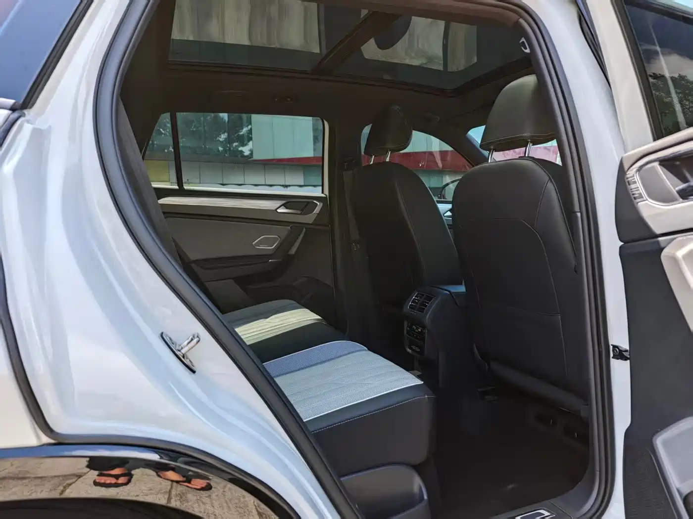Volkswagen Tayron 2023 380TSI 4WD R-Line Pro Smart Edition фото 9