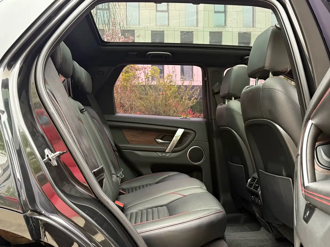 LAND ROVER DISCOVER SPORTS