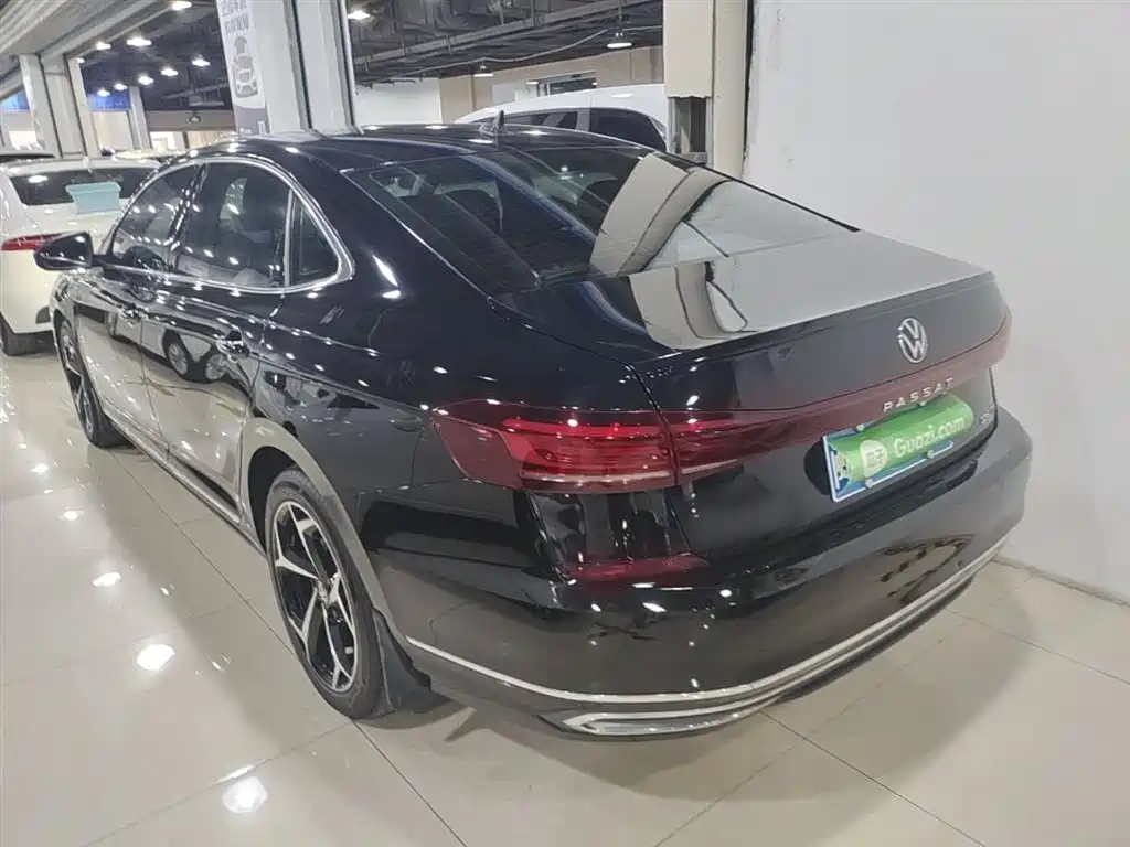 Volkswagen Passat 2024 330TSI Starlight Elite Edition фото 5