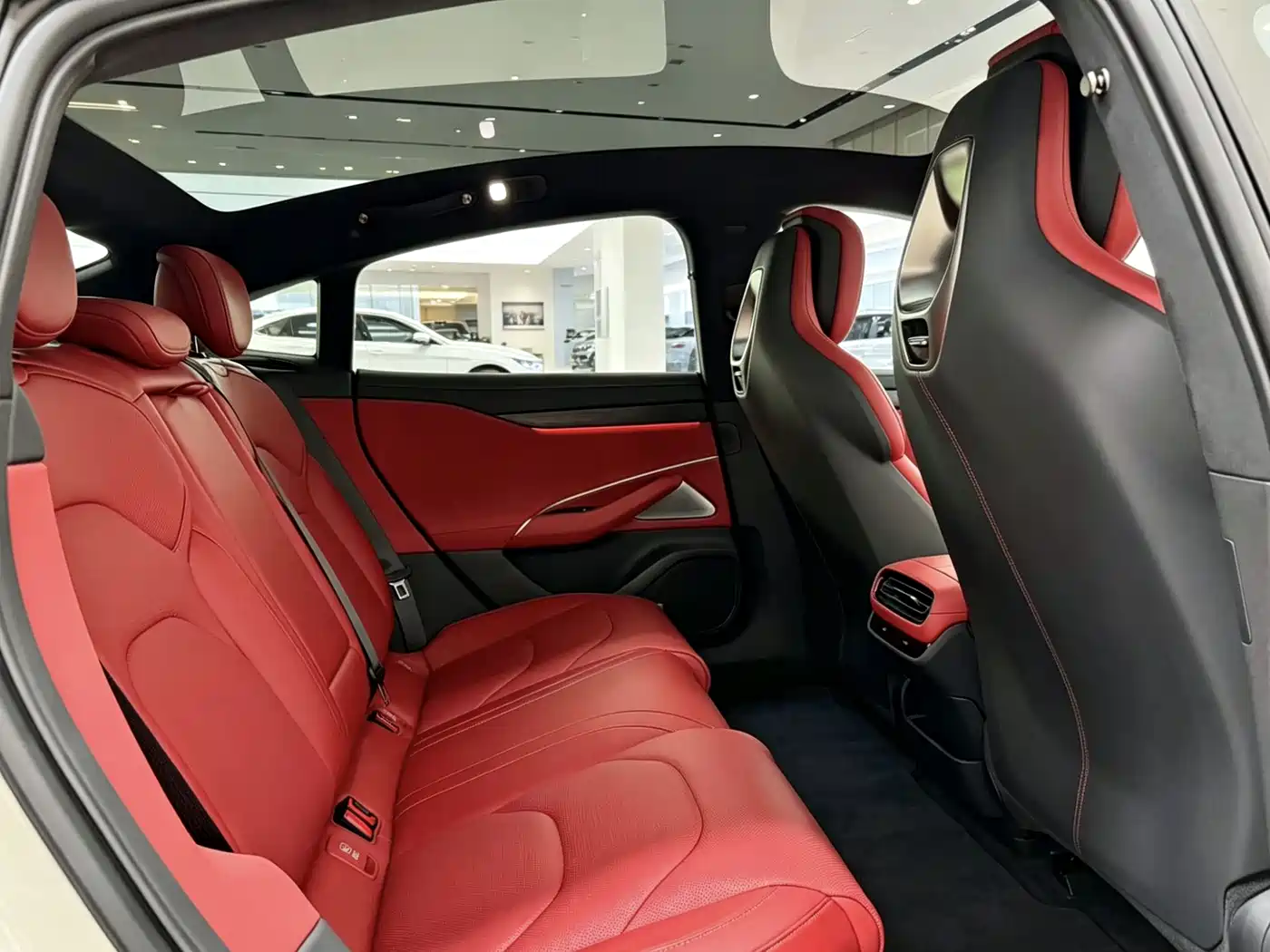Xiaomi Auto Xiaomi SU7 2024 AWD Extended Range Advanced Smart Driving Max Edition фото 9