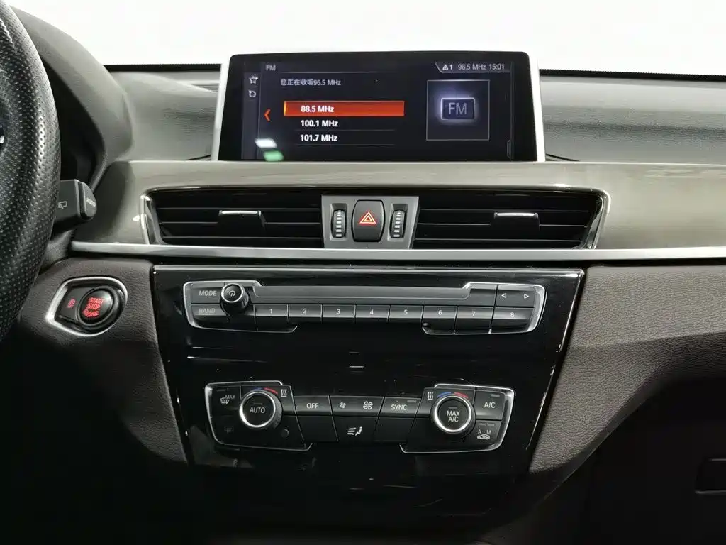 BMW X1 2019 sDrive18Li Premium Model фото 12