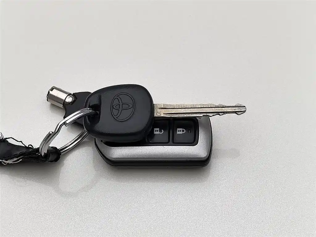 Toyota Highlander 2012 2.7L 2WD 7-Seater Luxury Edition фото 19