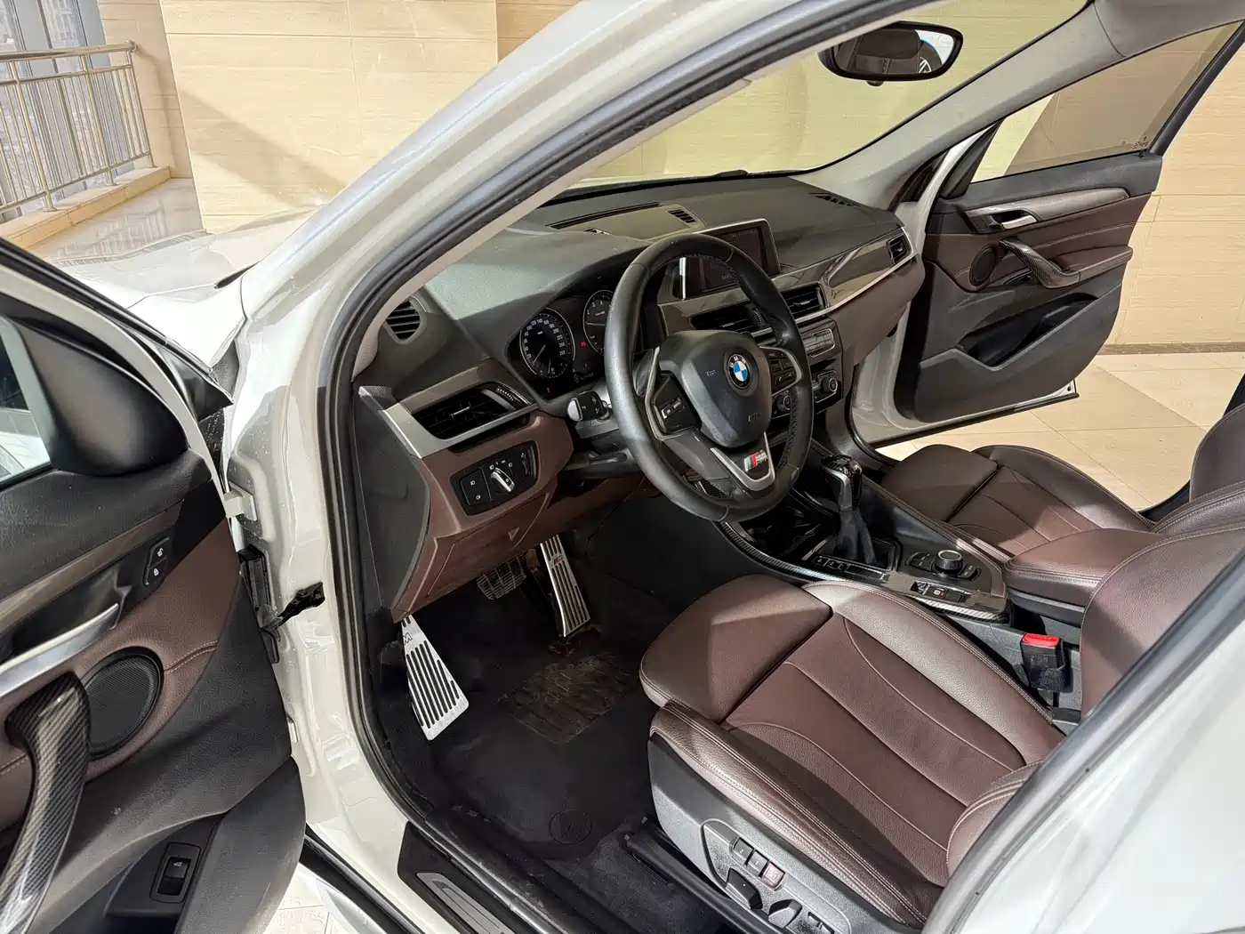 BMW X1 2019 sDrive18Li Premium Model фото 5