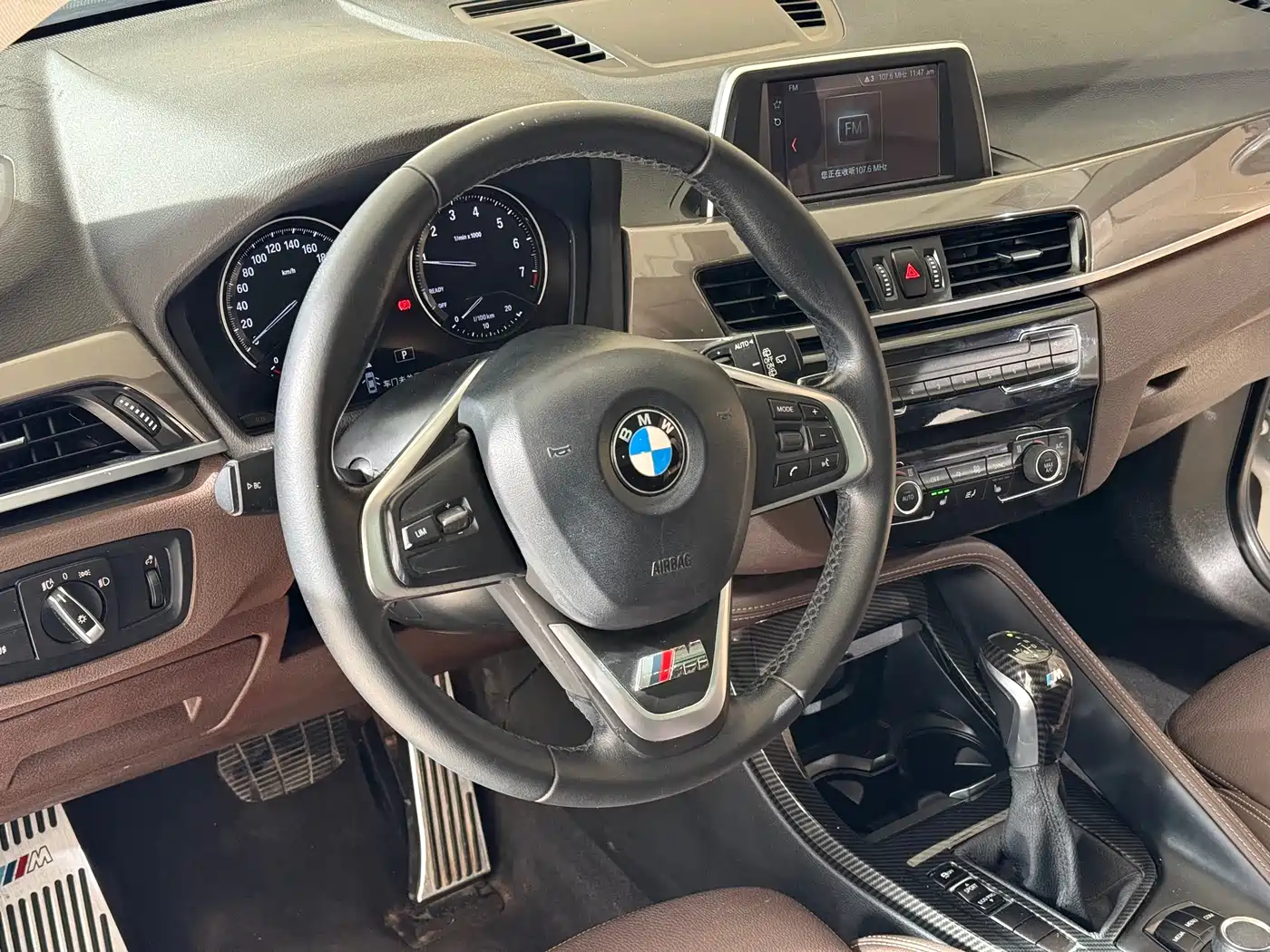 BMW X1 2019 sDrive18Li Premium Model фото 8