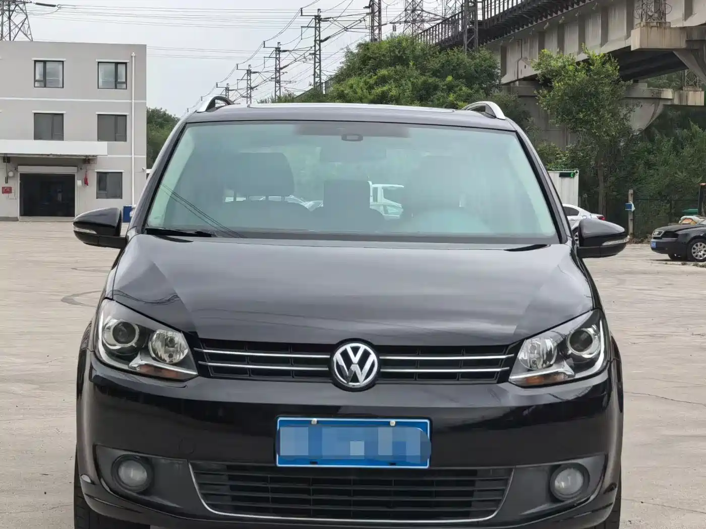 Volkswagen Touran 2015 2013 1.4T Manual Comfort 5-seater