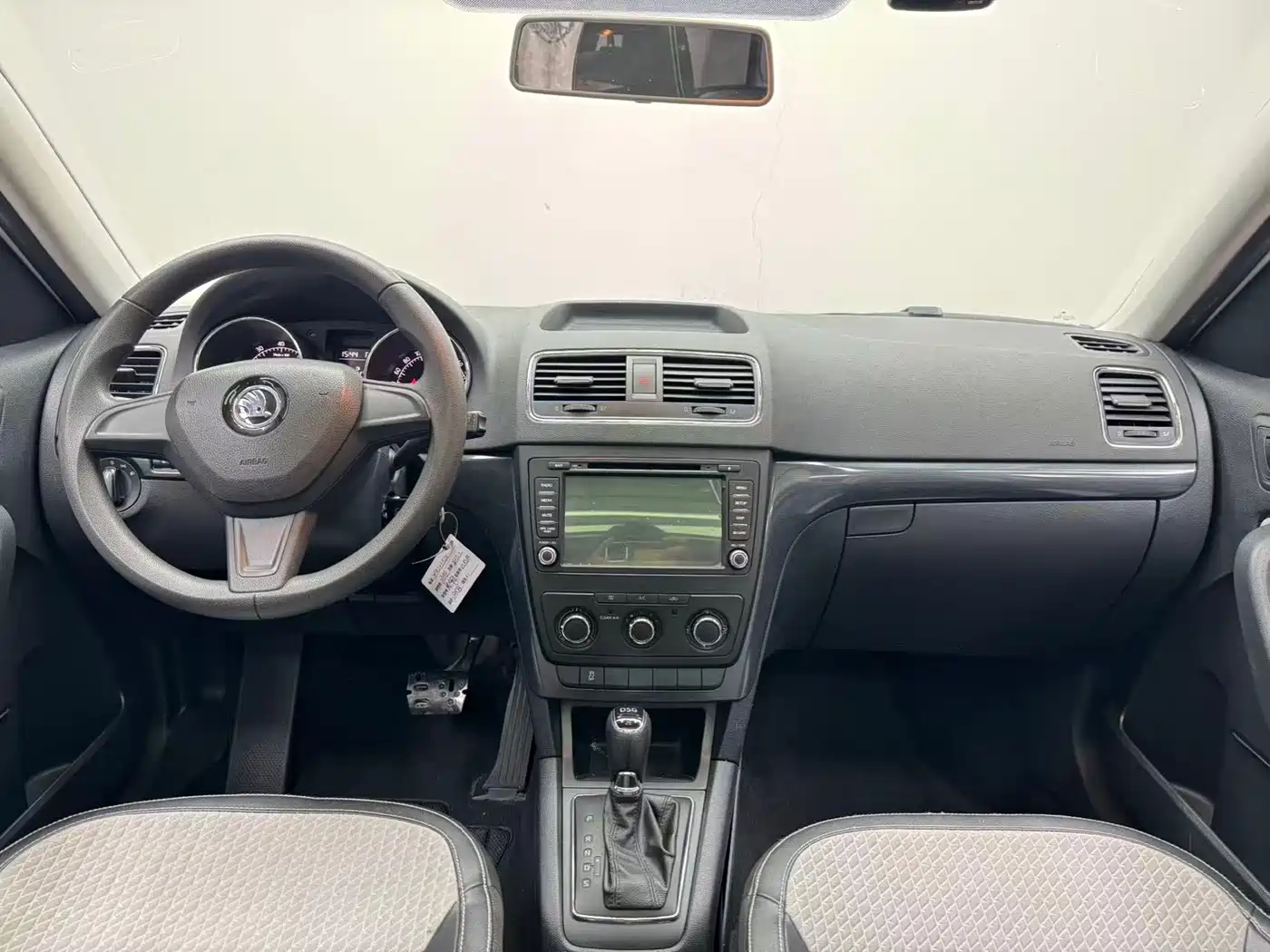 Škoda Yeti 2016 1.4TSI DSG Forward Edition фото 10