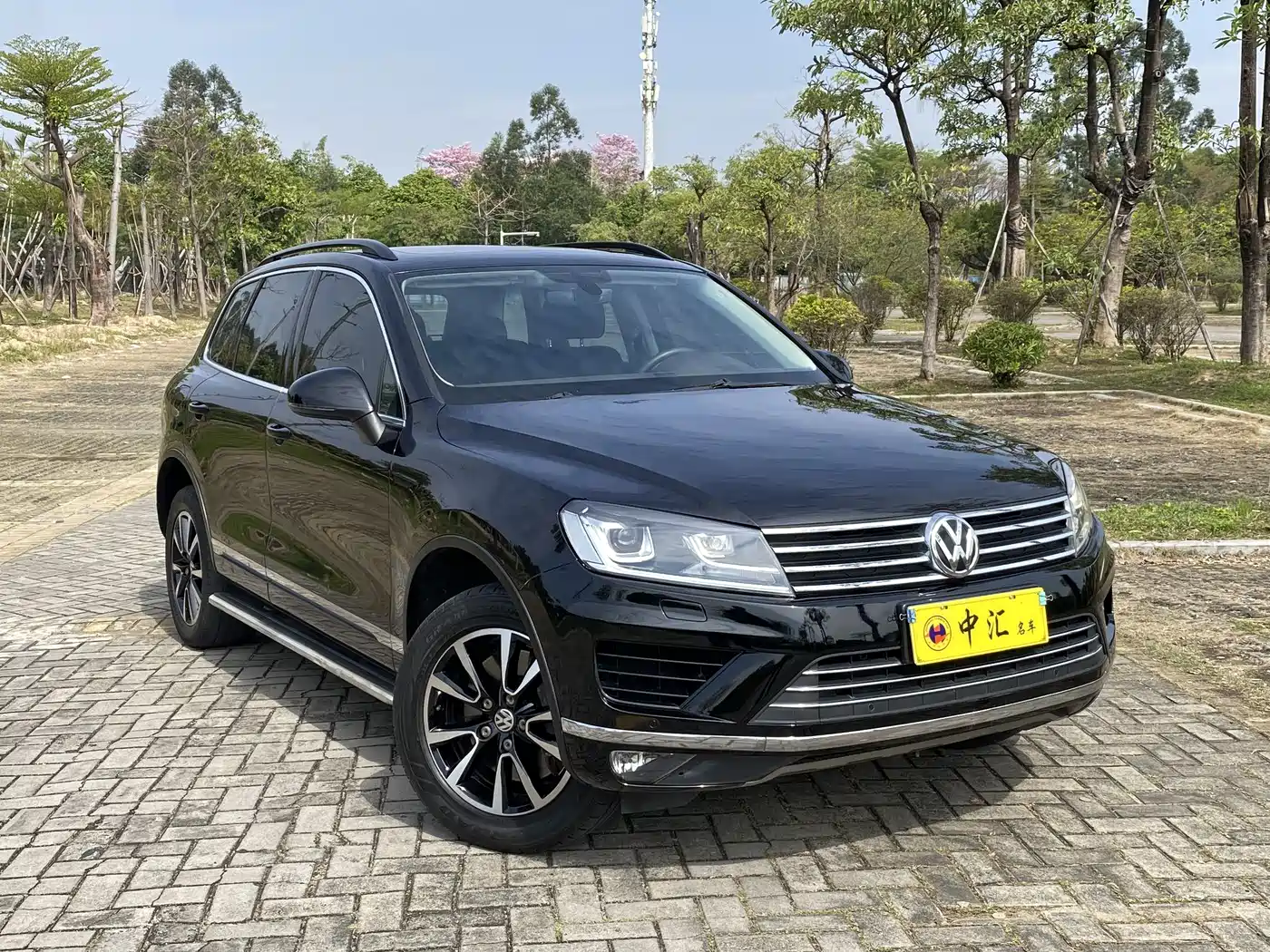 Volkswagen Touareg 2017 3.0TSI Explorer Edition фото 3