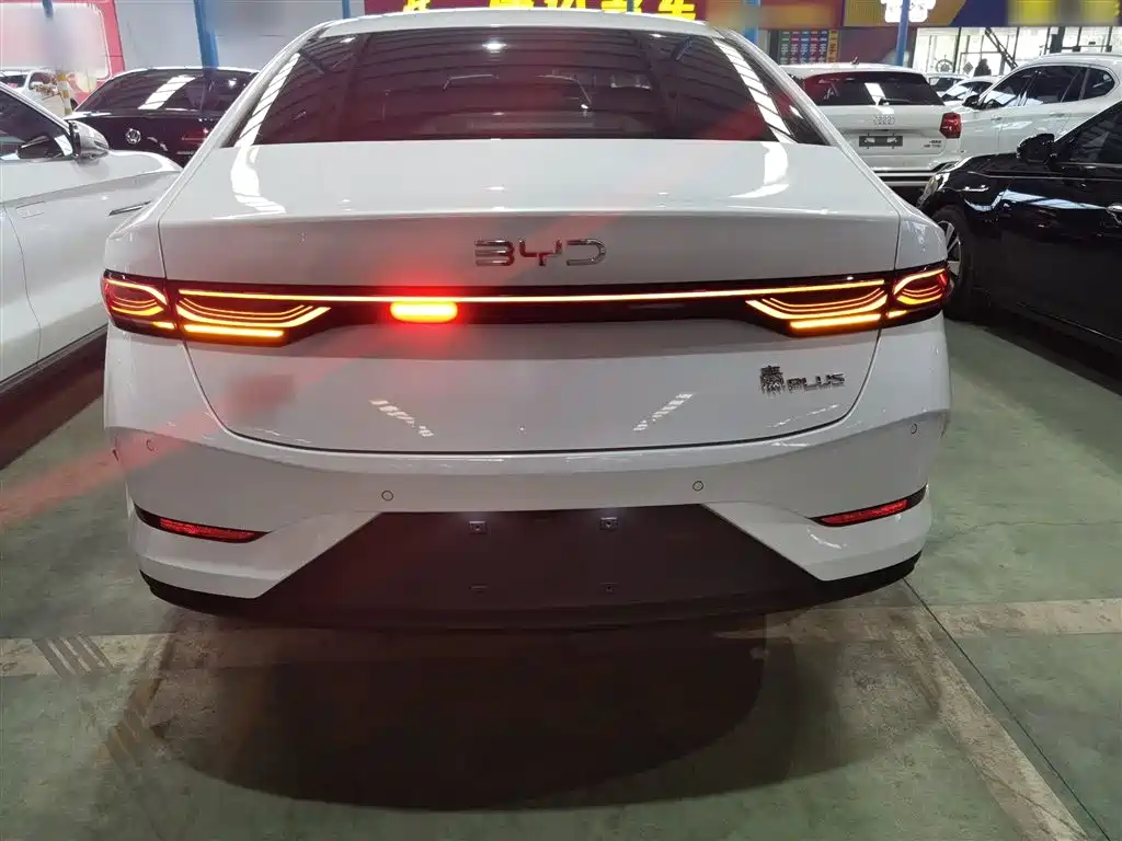 BYD Qin PLUS 2025 DM-i Smart Drive 55KM Leader фото 4