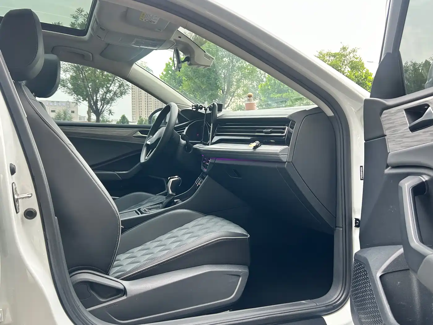 Volkswagen Sagitar 2023 300TSI DSG Surpassing Edition фото 13