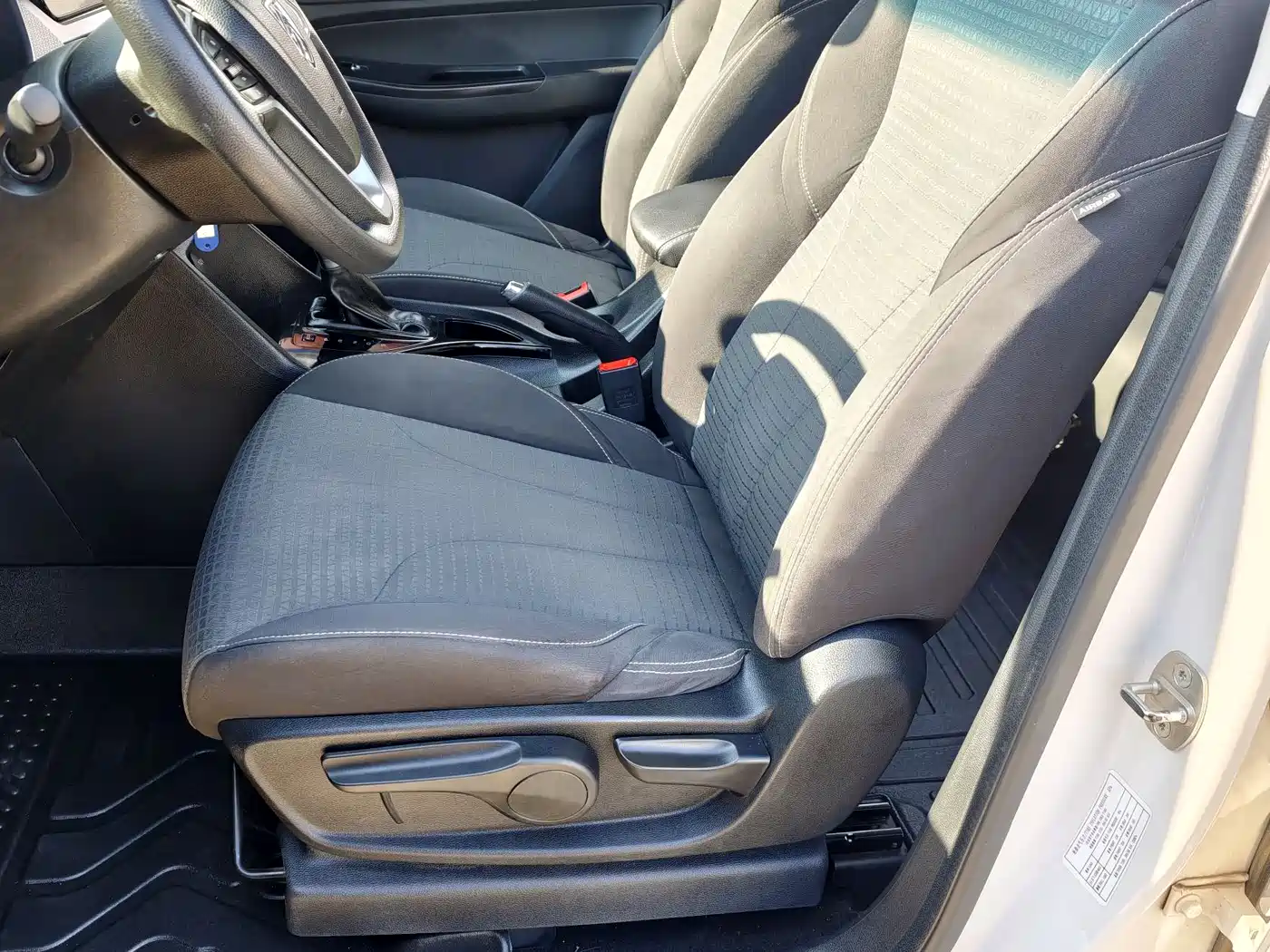 Baojun 730 2020 2019 1.5T CVT Fashion Edition 7-Seater China VI