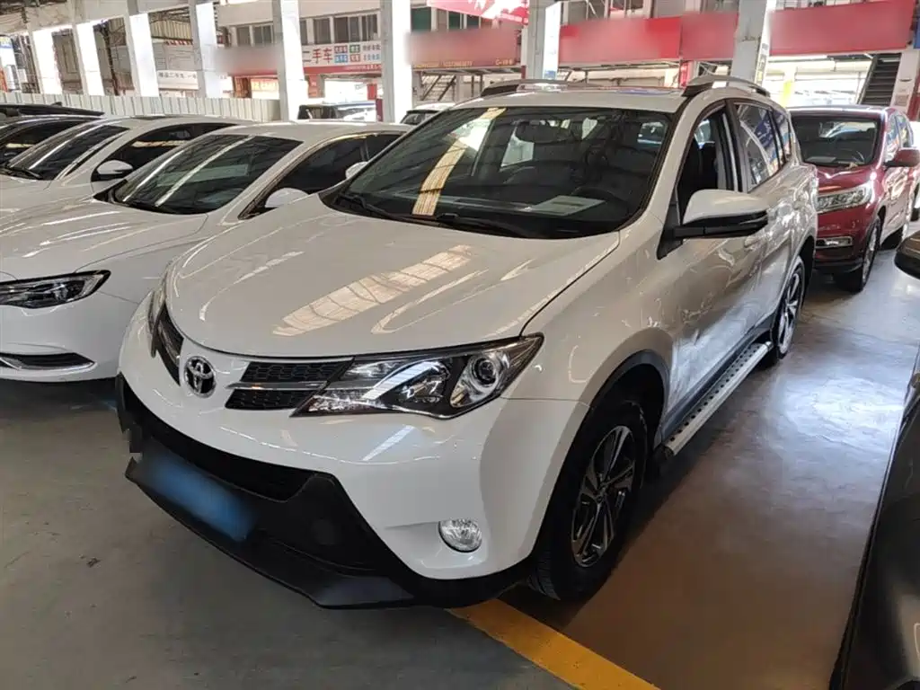 Toyota RAV4 Rongfang 2015 2.0L CVT 2WD Trend Edition фото 2