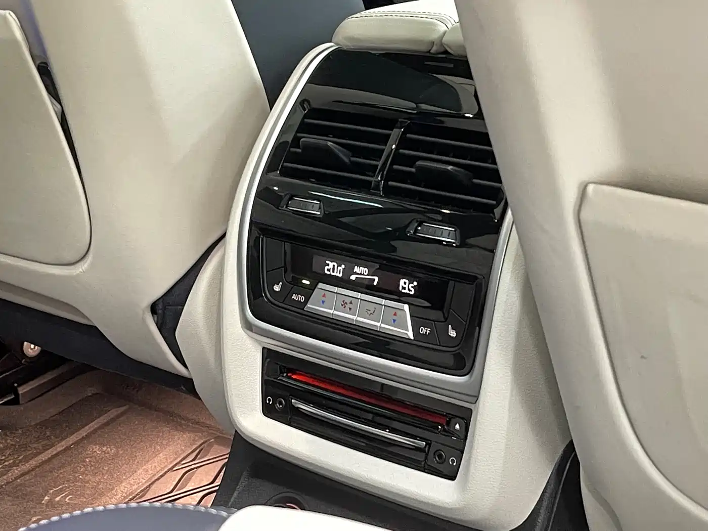 BMW X7 2021 xDrive40i Executive M Sport Package фото 24