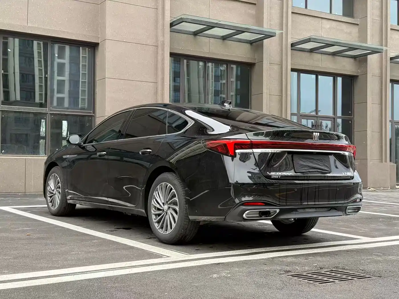 Buick LaCrosse 2025 Model 28T Platinum Edition фото 7