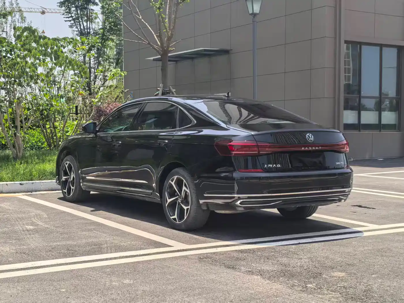 Volkswagen Passat 2025 Outstanding 380TSI Dragon Soaring Edition фото 7