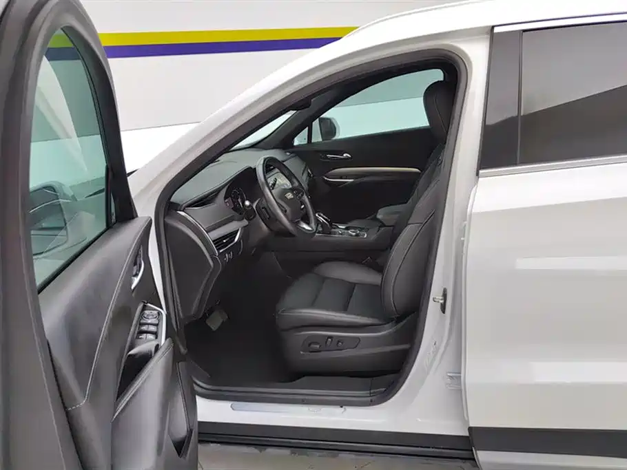 Cadillac XT4 2021 28T FWD Luxury Edition фото 9