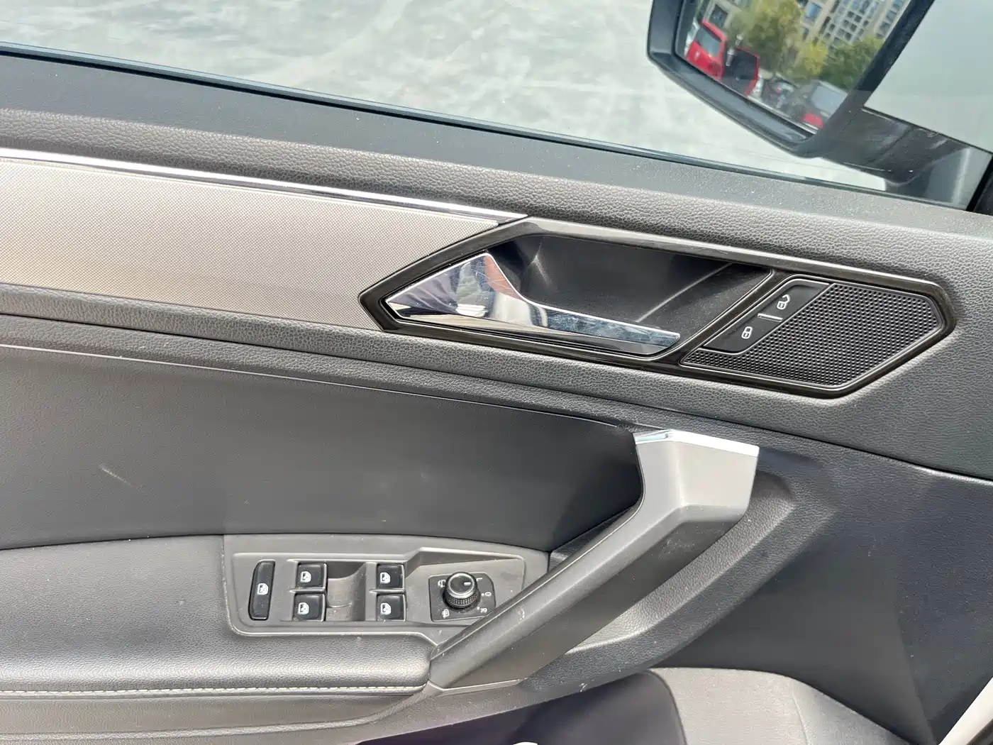Volkswagen Tiguan L 2021 330TSI Automatic 2WD Smart фото 23