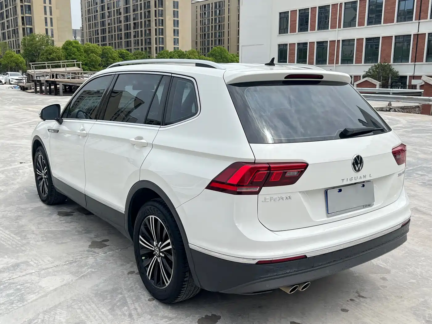 Volkswagen Tiguan L 2021 330TSI Automatic 2WD Smart фото 6