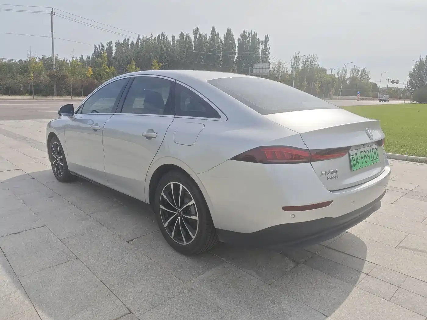 ROEWE D7
