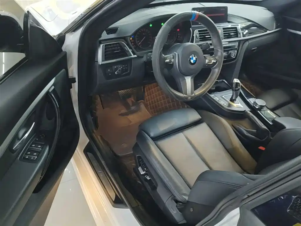 BMW 3 Series GT 2019 320i M Sport Package фото 16