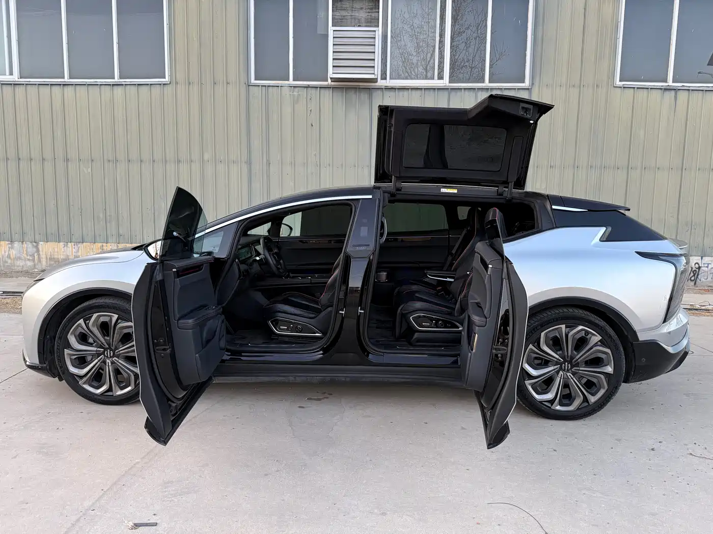 HiPhi X 2021 Flagship Edition 6-Seater фото 7