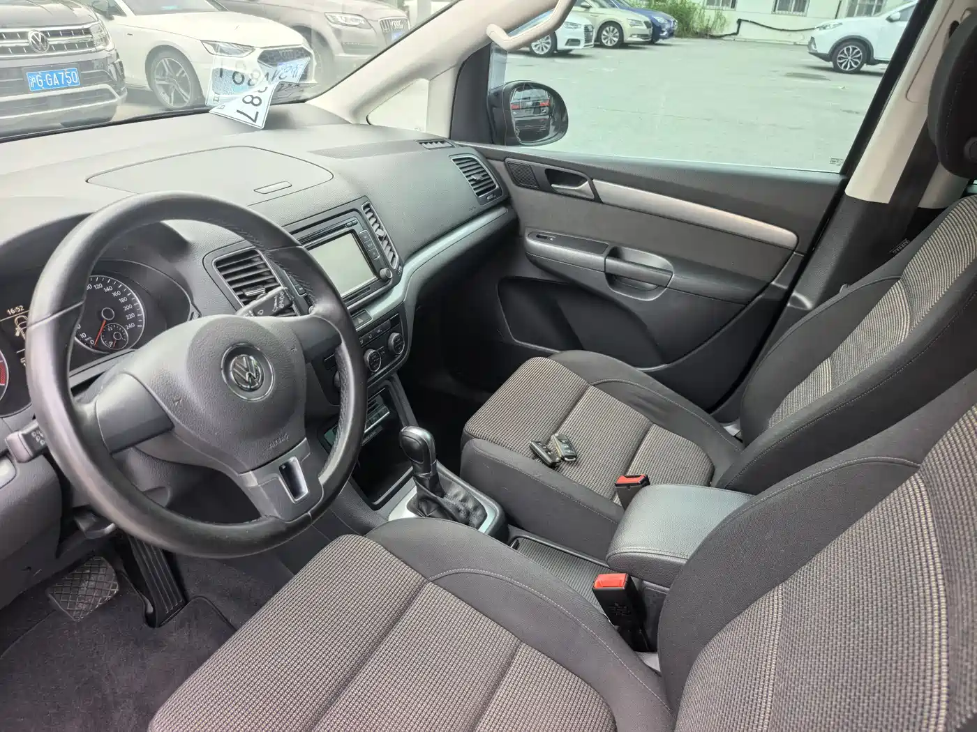 Volkswagen Sharan 2016 380TSI Comfort 7-seater фото 18