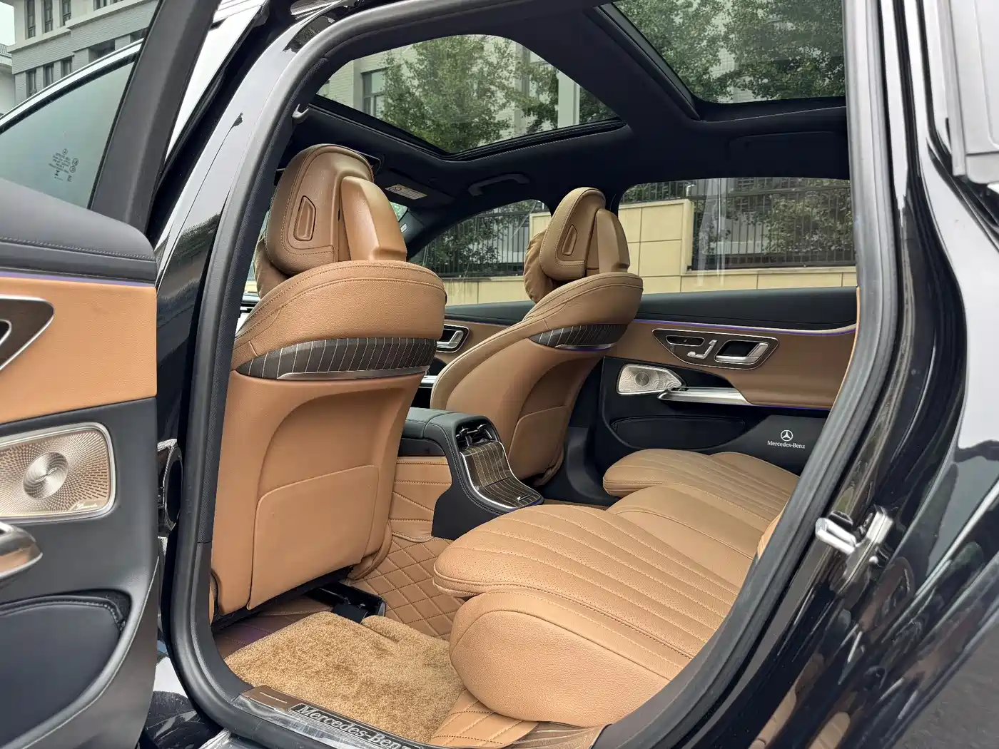 Mercedes-Benz E-Class 2024 Model E 300 L Luxury фото 25