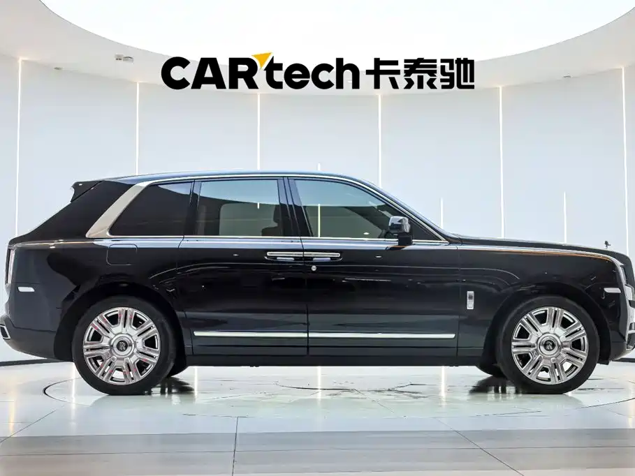Фото 33 - Rolls-Royce Cullinan