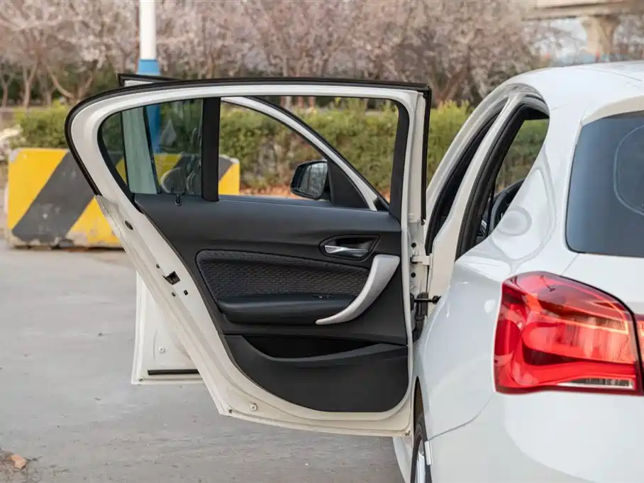 BMW 1 Series (Import) 2018 120i M Sport Package фото 49