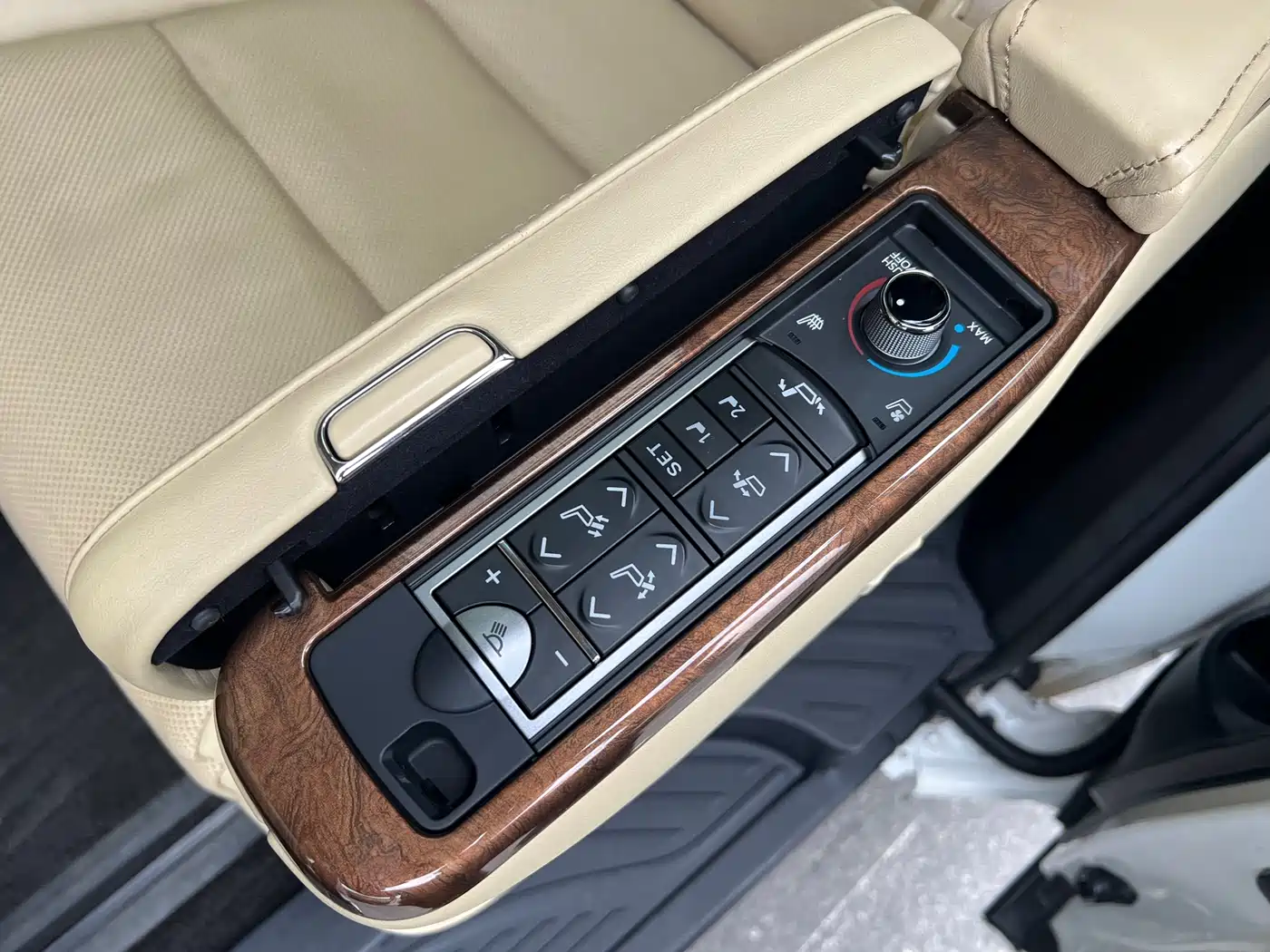 Toyota Alphard 2015 3.5L Premium Edition фото 5