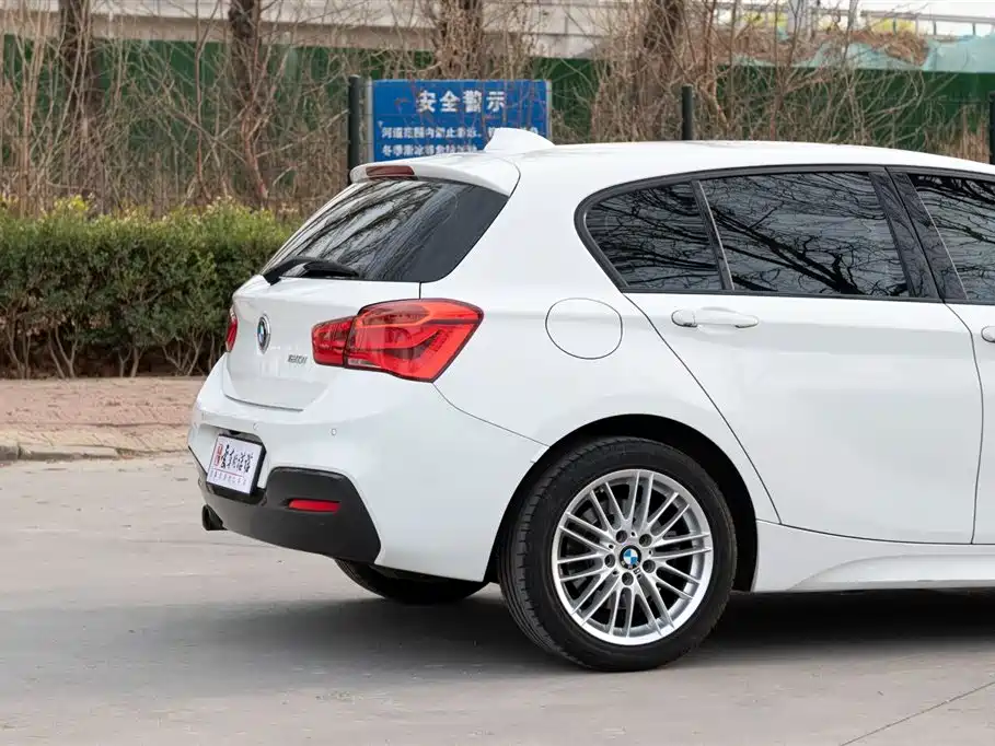BMW 1 Series (Import) 2018 120i M Sport Package фото 17