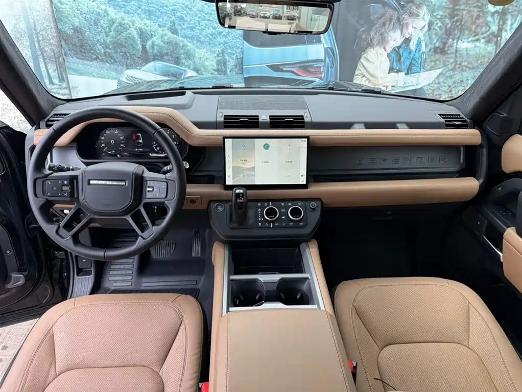 Land Rover Defender 2025 130 3.0T P400 7-Seater Luxury Edition фото 9