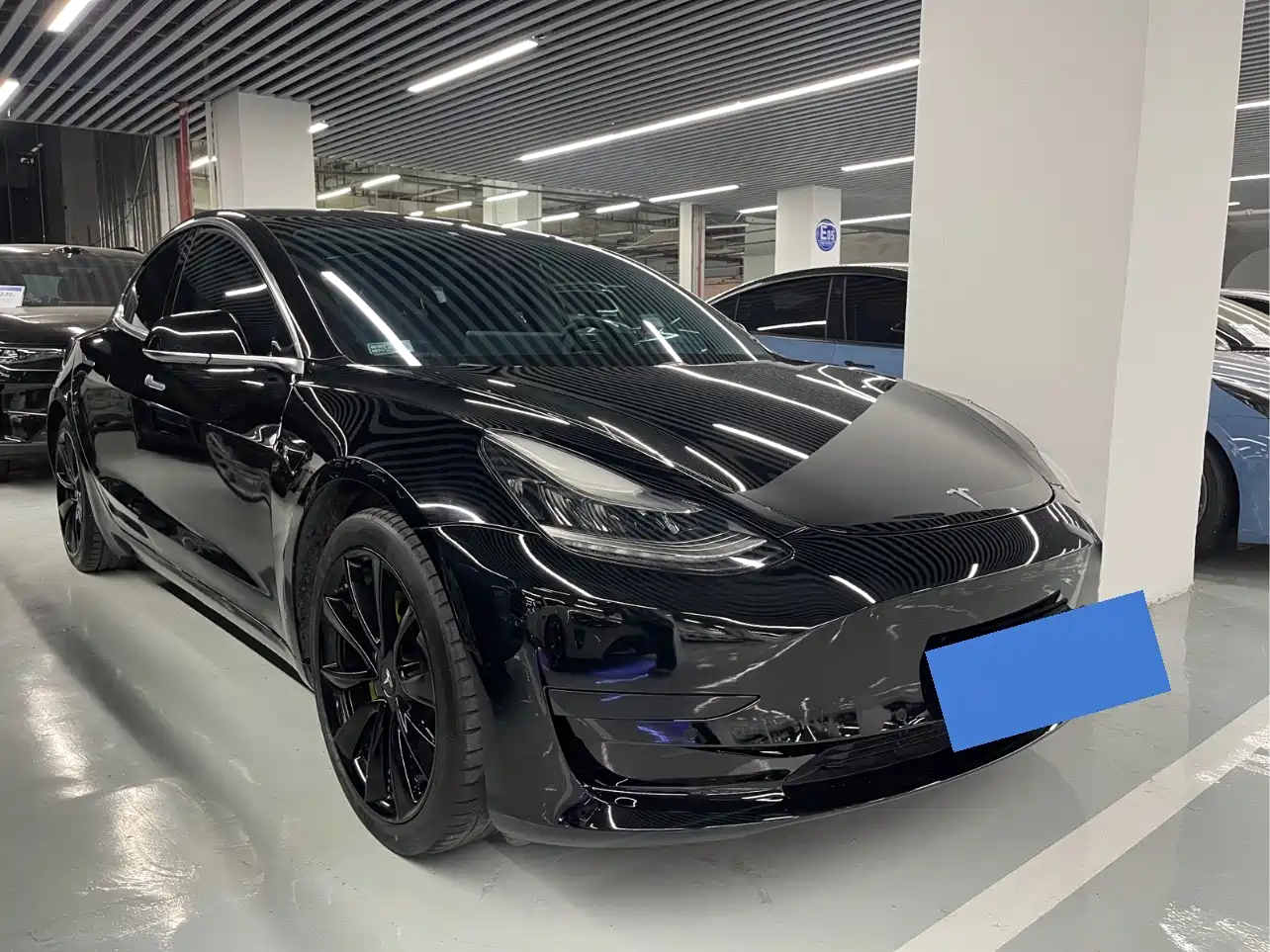 TESLA MODEL 3