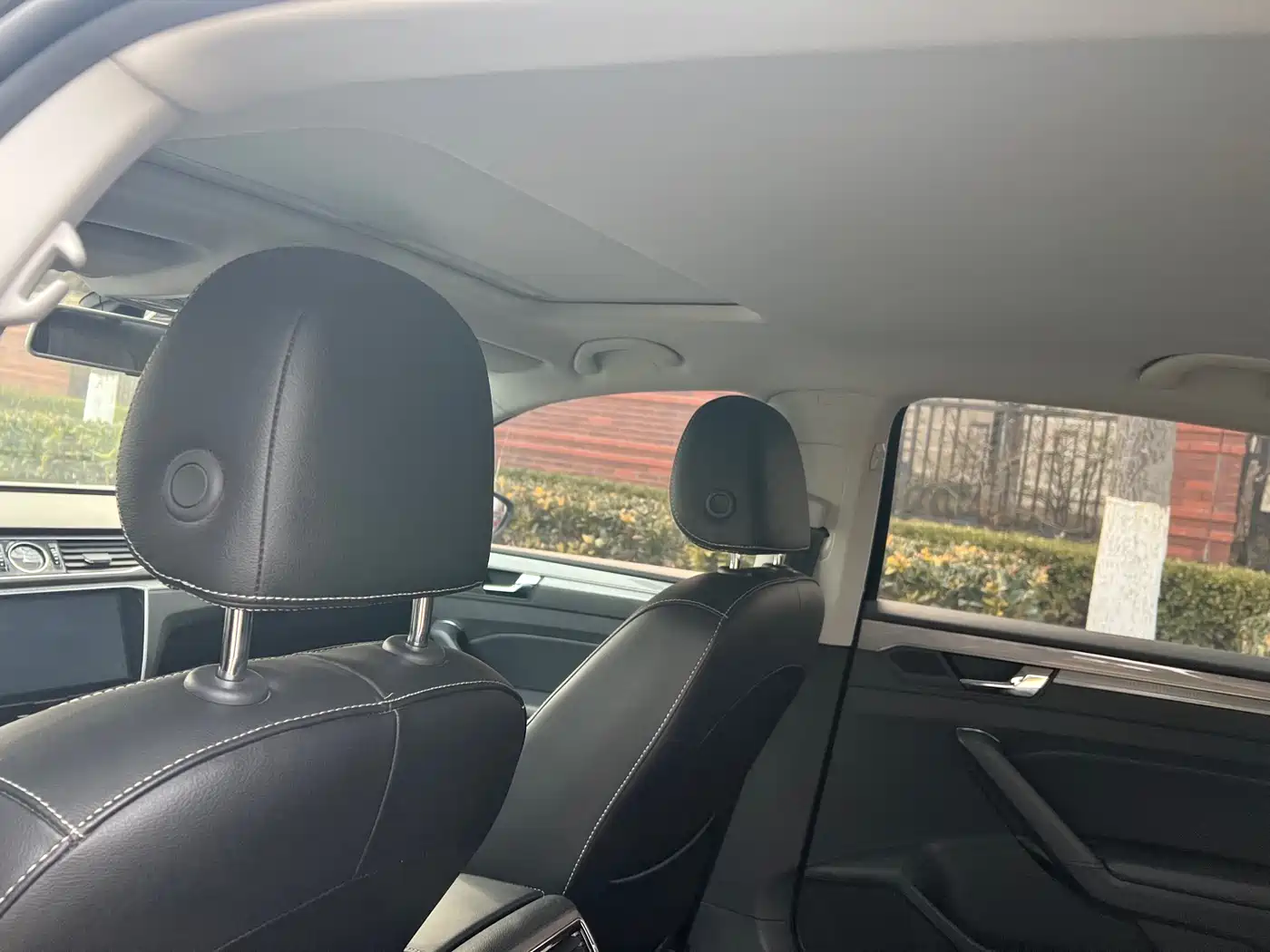 Volkswagen Passat 2017 330TSI DSG Prestige фото 9