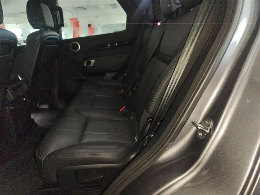 Land Rover Discovery 2019 2.0T SE фото 10