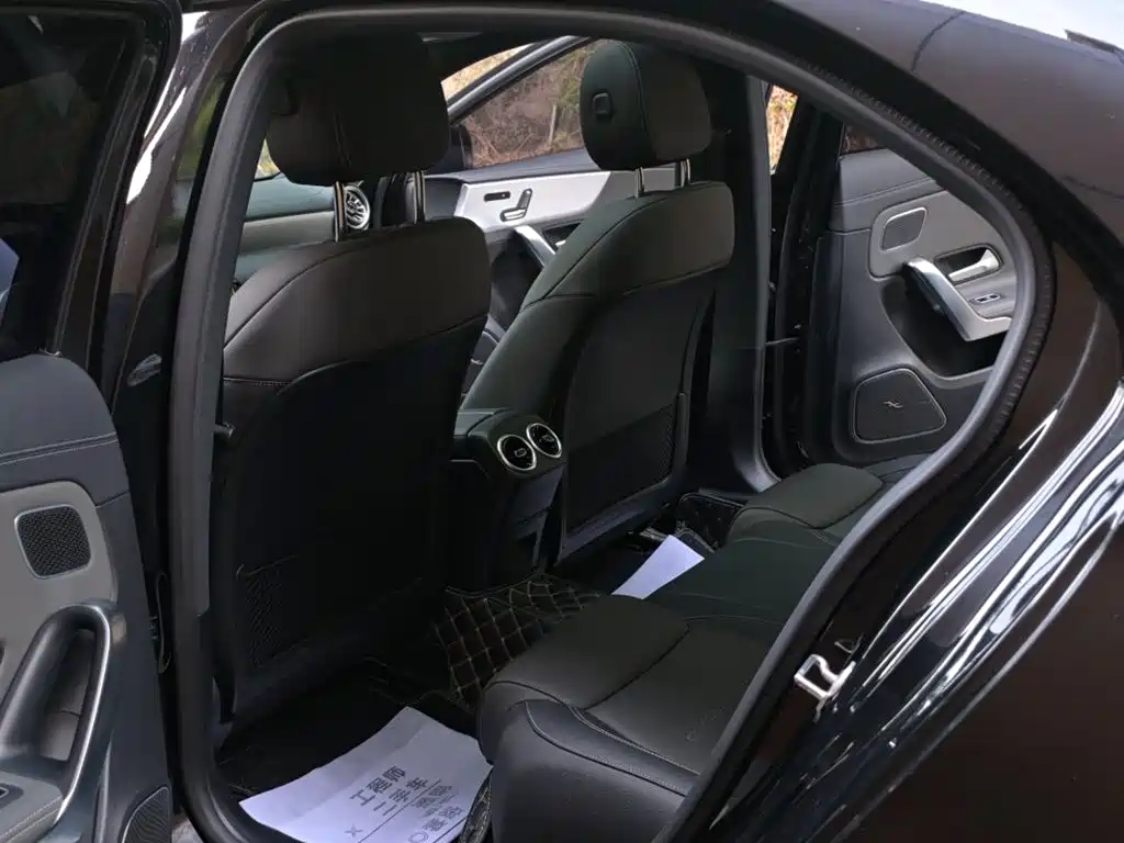 Mercedes-Benz A-Class AMG 2023 Model Year AMG A 35 L 4MATIC фото 50