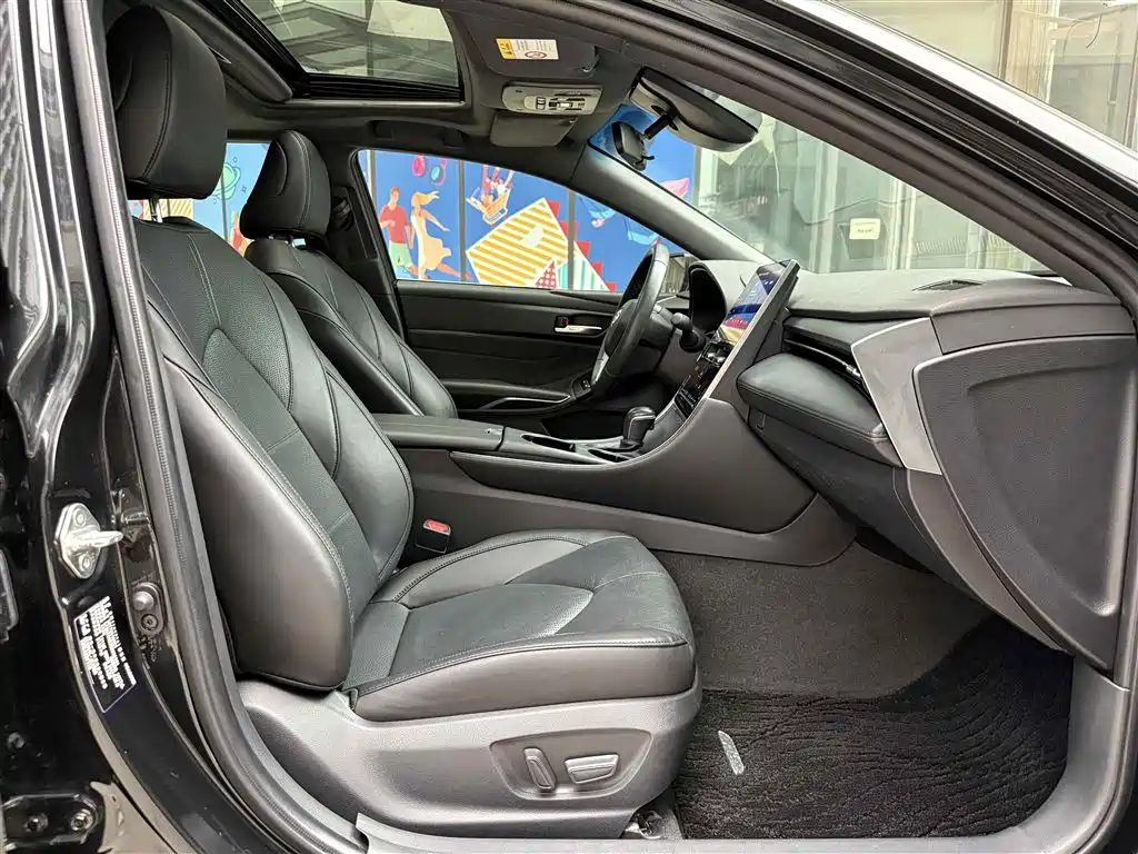 Toyota Avalon 2022 Hybrid 2.5L Luxury Edition фото 27