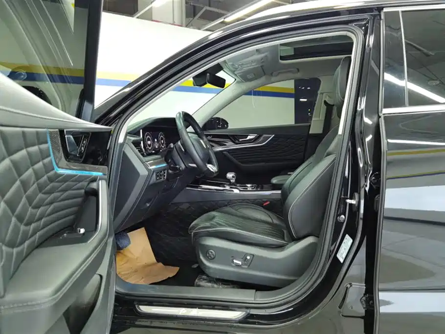 Hongqi HS5 2022 Facelift 2.0T Smart Flag Enjoyment Edition фото 9