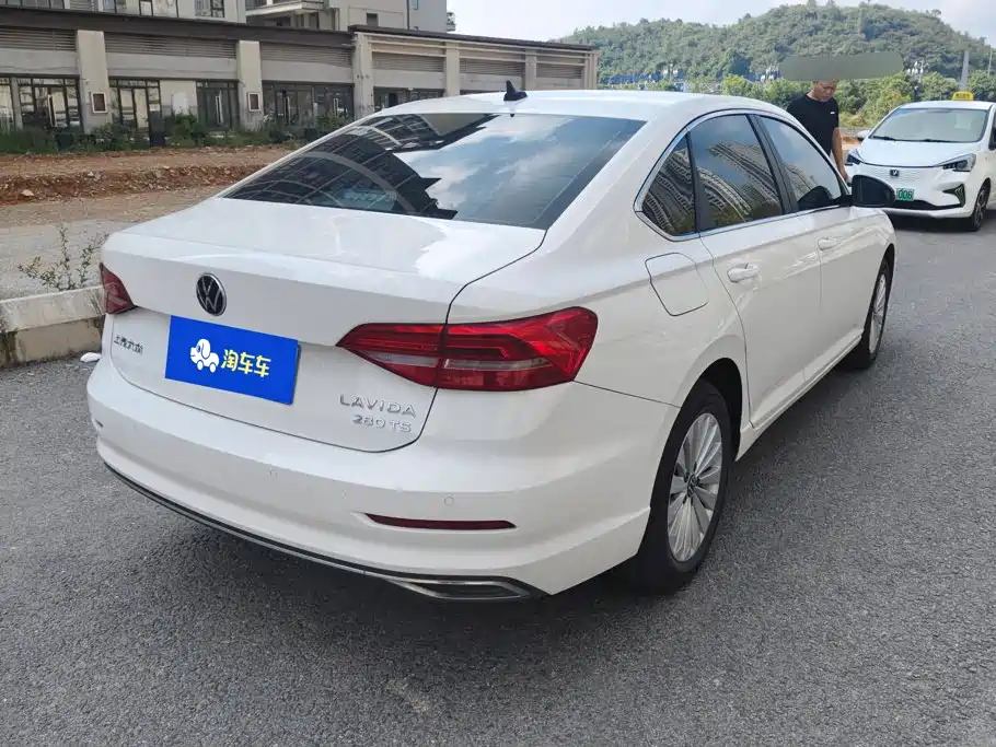 Фото 3 - Volkswagen Lavida