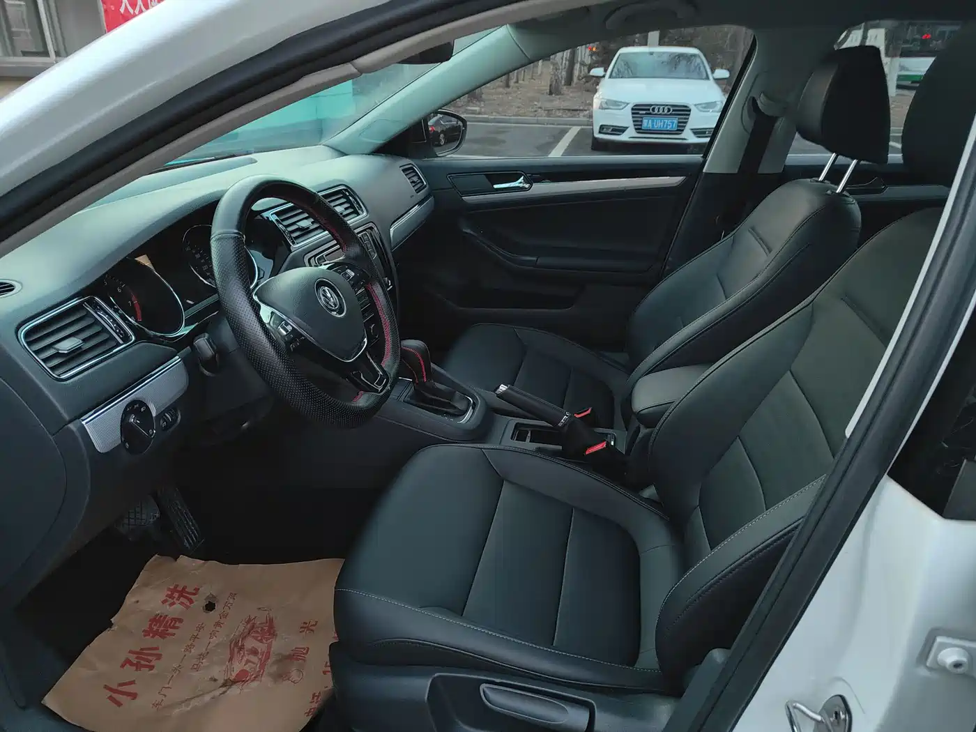 Volkswagen Sagitar 2018 1.6L Automatic Comfort фото 4