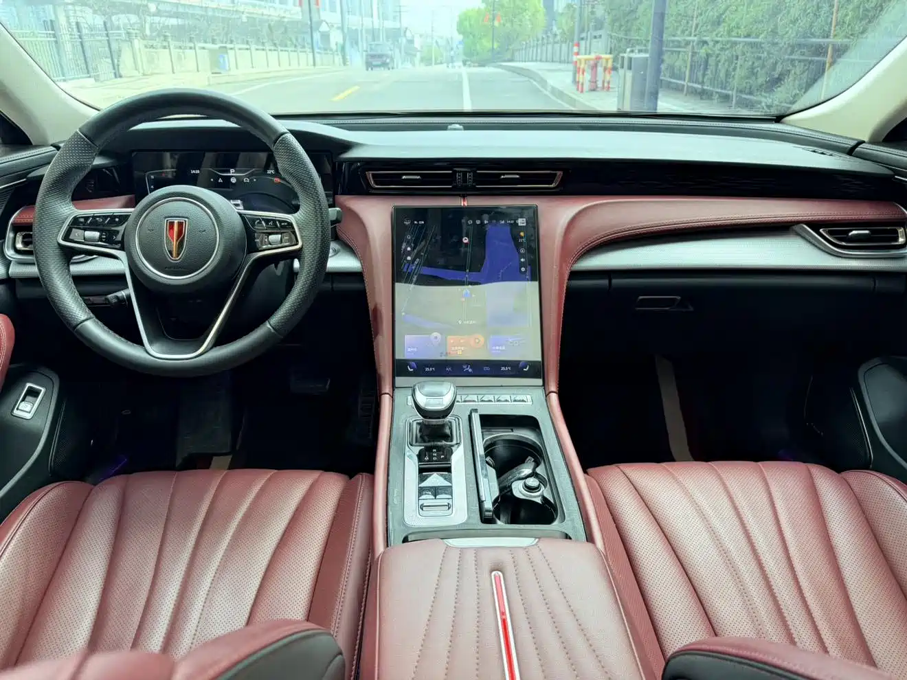 Hongqi H5 2025 1.5T DCT Flag Rhythm 500,000 Units Memorial Edition фото 9