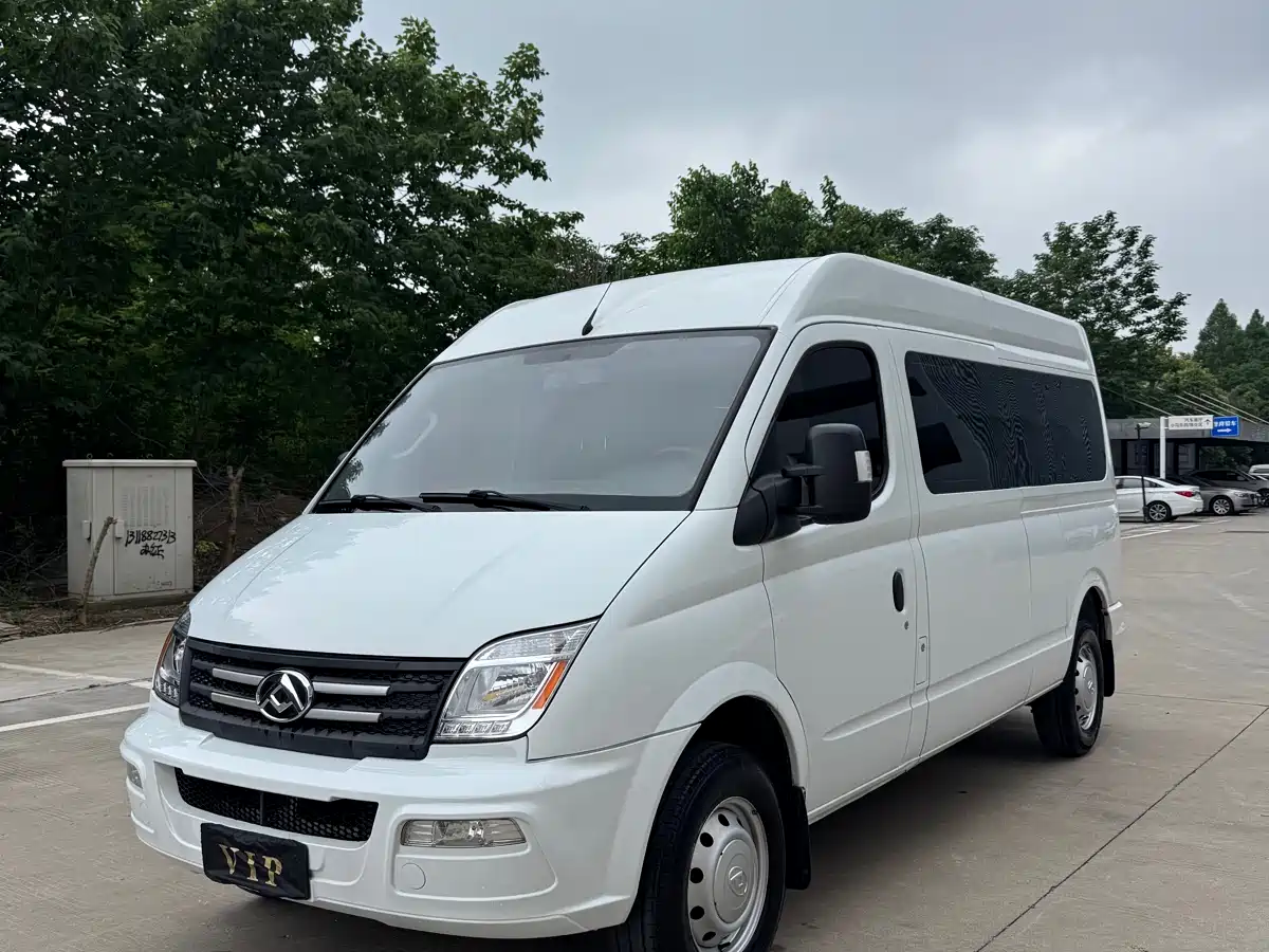SAIC Maxus Xintu V80 2023 2.0T Manual Classic Aoyun Long Wheelbase Medium Roof 6/7/8/9 Seats
