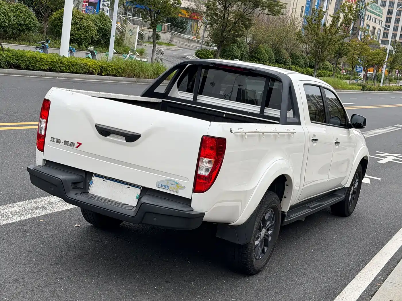 Jiangling Yuhu 7 2023 2022 2.0T Automatic Diesel 2WD Comfort Long Wheelbase
