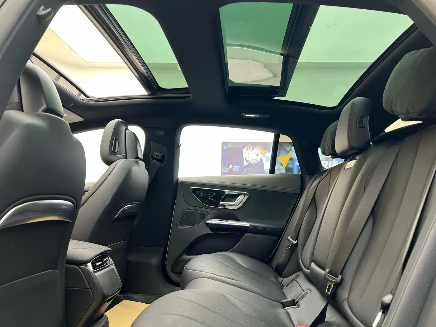 Mercedes-Benz EQE 2022 350 Luxury Edition фото 29