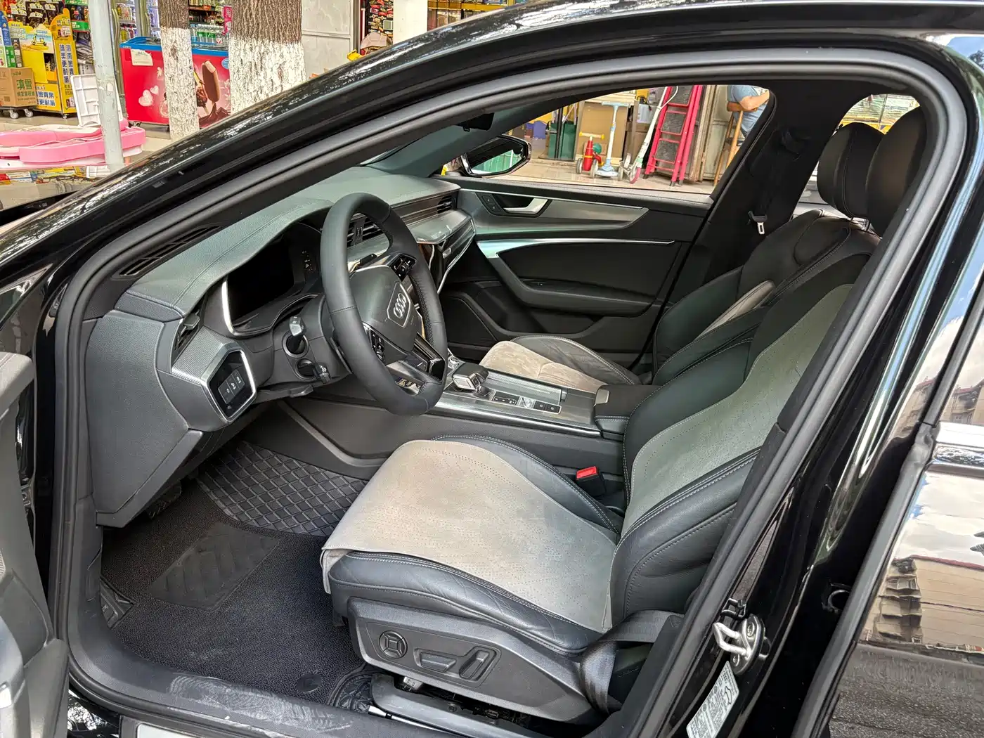 Photo 5 - Audi A6L